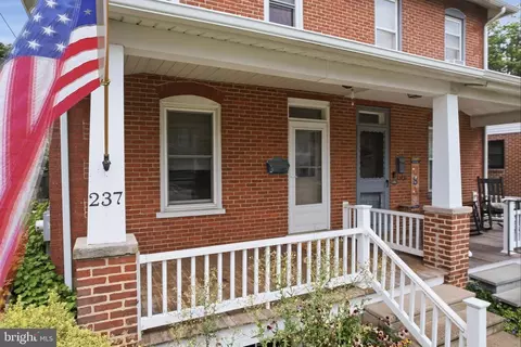 237 W Hamlin Ave, Telford, PA 18969