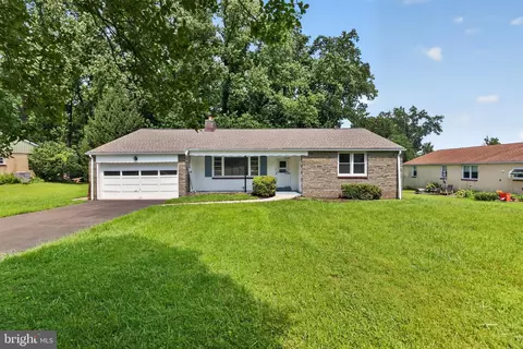 911 Delene Rd, Jenkintown, PA 19046