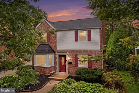 606 Latham Dr, Wynnewood, PA 19096