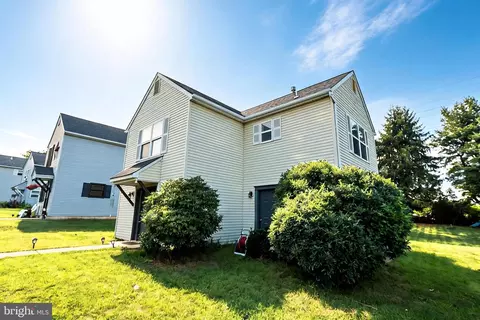 106 Stephanie Ln, Collegeville, PA 19426