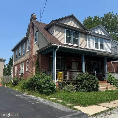 16 N Wyoming Ave, Ardmore, PA 19003