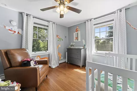 Bedroom - 101 Maple Ave, Wyncote, PA 19095 photo 2 of 3