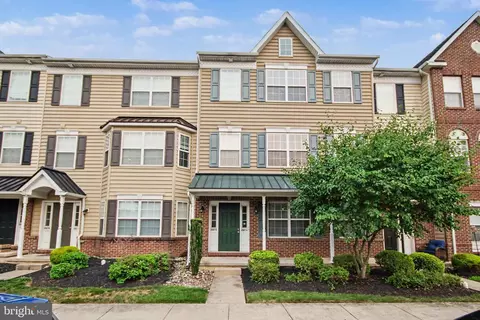 2075 Morgan Hill Dr #M30, Pennsburg, PA 18073
