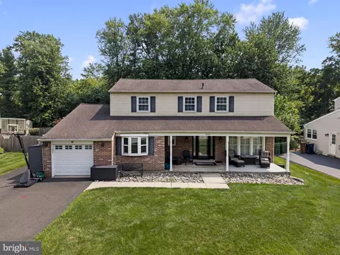 829 Timber Ln, Dresher, PA 19025