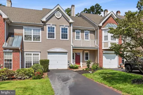 10 Saddle Ct, Schwenksville, PA 19473