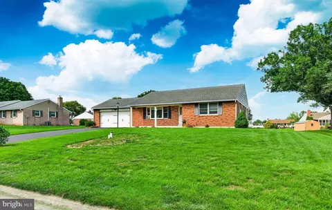 141 E Spruce St, Gilbertsville, PA 19525