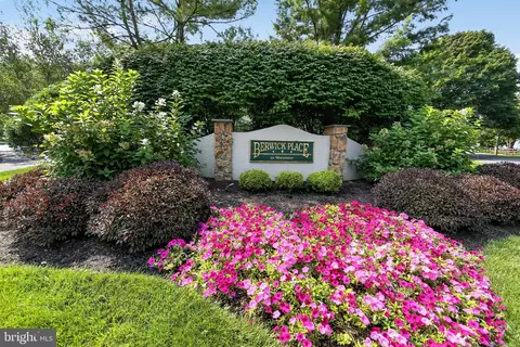 69 Bristol Ct, Norristown, PA 19403