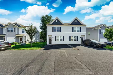 909 Still Waters, Pennsburg, PA 18073