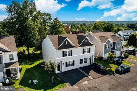 909 Still Waters, Pennsburg, PA 18073