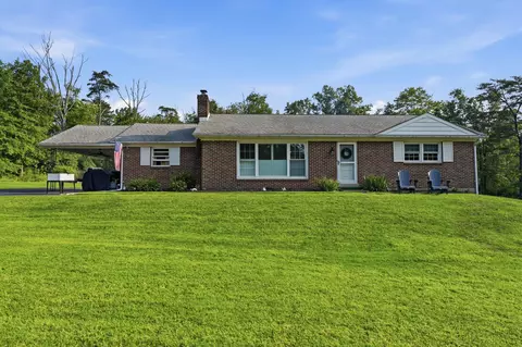 2050 Price Rd, Pennsburg, PA 18073
