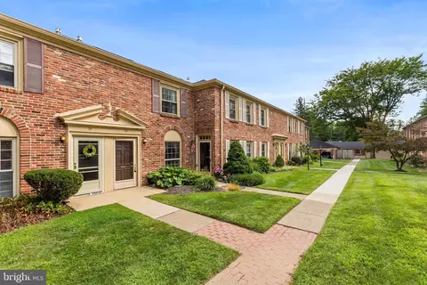 118 Cheshire Dr, Penllyn, PA 19422