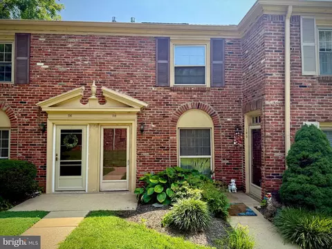 118 Cheshire Dr, Penllyn, PA 19422