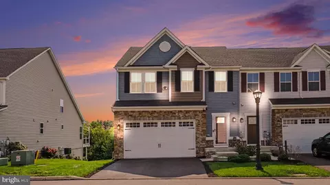 1071 Moscariello Ln, Royersford, PA 19468