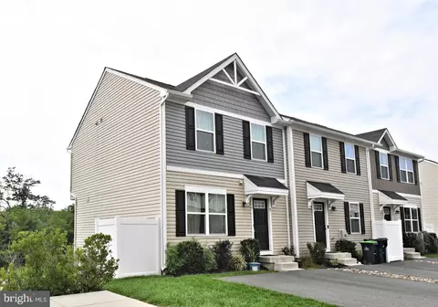 15 Castle Dr, Gilbertsville, PA 19525