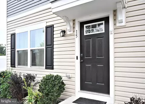 15 Castle Dr, Gilbertsville, PA 19525