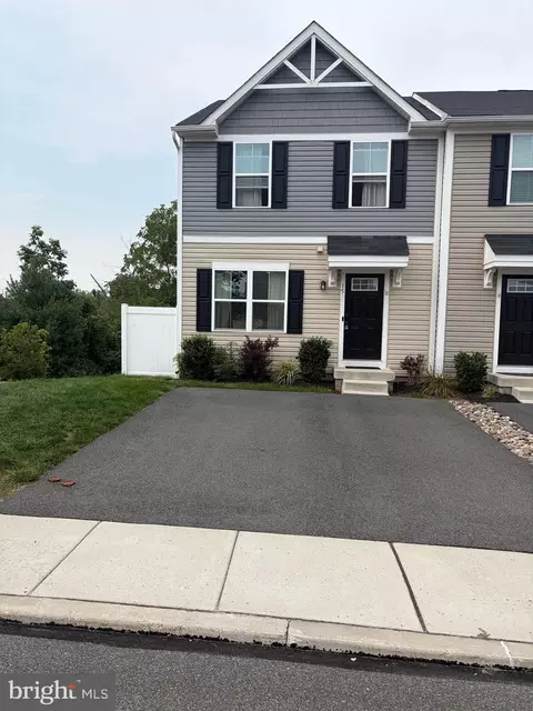 15 Castle Dr, Gilbertsville, PA 19525