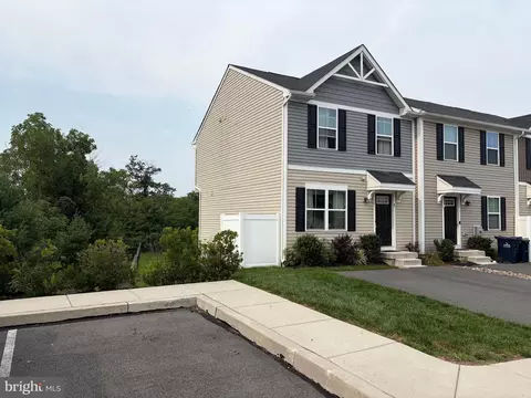 15 Castle Dr, Gilbertsville, PA 19525