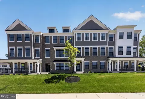 427 Pennybrook Ct #8 REDFORD END, Flourtown, PA 19031