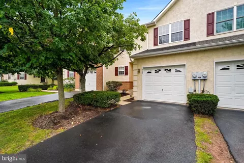 903 Carrington Dr, Red Hill, PA 18076