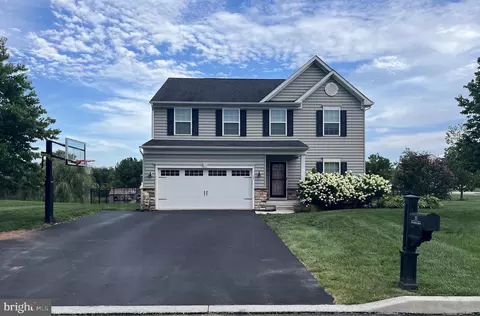 15 Blue Ridge Dr, Gilbertsville, PA 19525