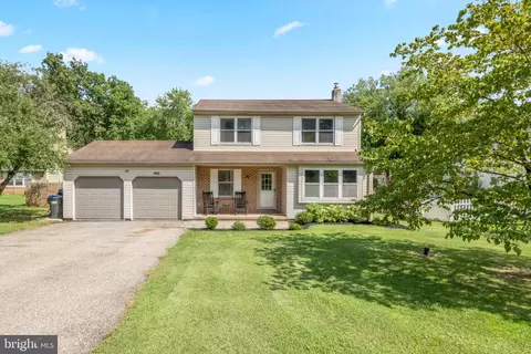 1903 Parkside Ln, Harleysville, PA 19438