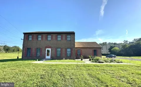 735 E Township Line Rd, Blue Bell, PA 19422