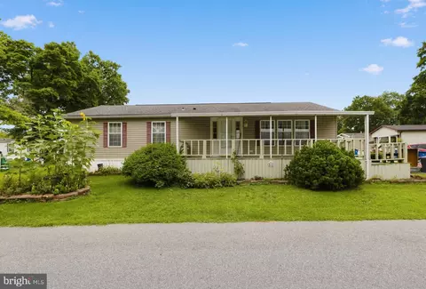 414 Oak Dr, Green Lane, PA 18054