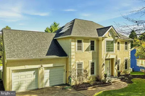 802 Irenic Ct, Norristown, PA 19403