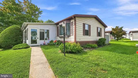 198 Winding Brk, North Wales, PA 19454