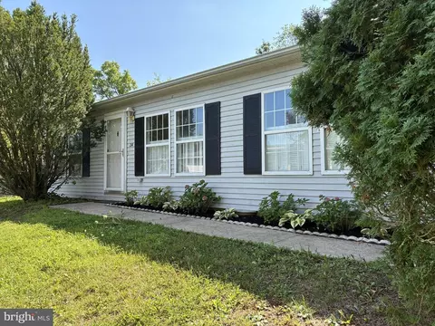24 Shagbark Ct E, Harleysville, PA 19438