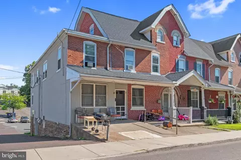 10 Hillside Ave, Souderton, PA 18964