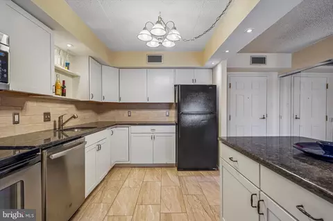 10502 Valley Forge Cir #502, King Of Prussia, PA 19406