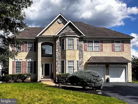 1406 Meadow View Ln, Collegeville, PA 19426