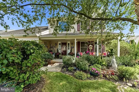 122 Holbrook Ln Apt, Gilbertsville, PA 19525