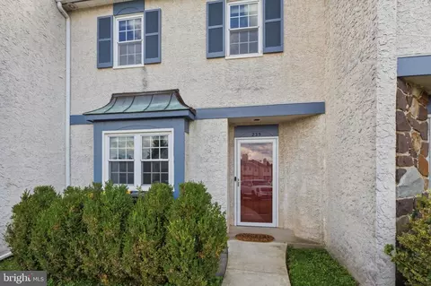 235 Lawndale Ave, King Of Prussia, PA 19406