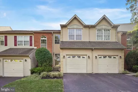 385 Hamilton Dr, Harleysville, PA 19438