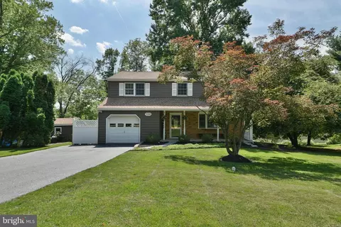 1130 Hunter Hill Dr Apt, Lansdale, PA 19446