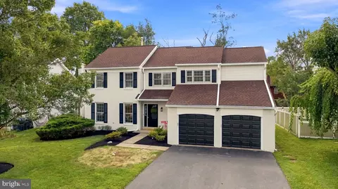 220 Freeland Dr, Collegeville, PA 19426