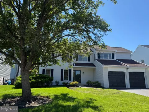 220 Freeland Dr, Collegeville, PA 19426