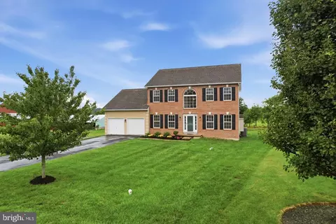 318 Elmwood Ln, Telford, PA 18969