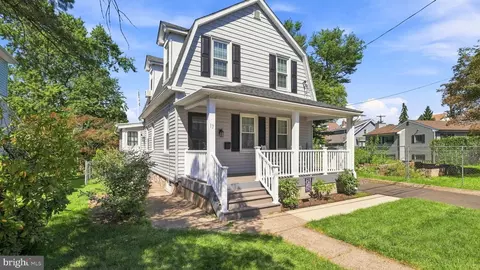 17 N New St, Hatboro, PA 19040