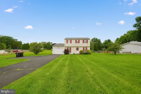 2037 Store Rd E Apt, Skippack, PA 19474