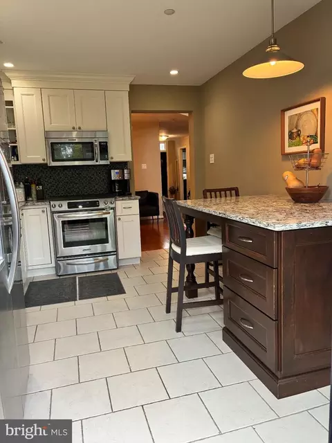 Kitchen - 224 Lookout Pl, Wayne, PA 19087 photo 2 of 3