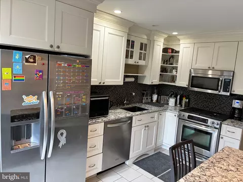 Kitchen - 224 Lookout Pl, Wayne, PA 19087 photo 3 of 3