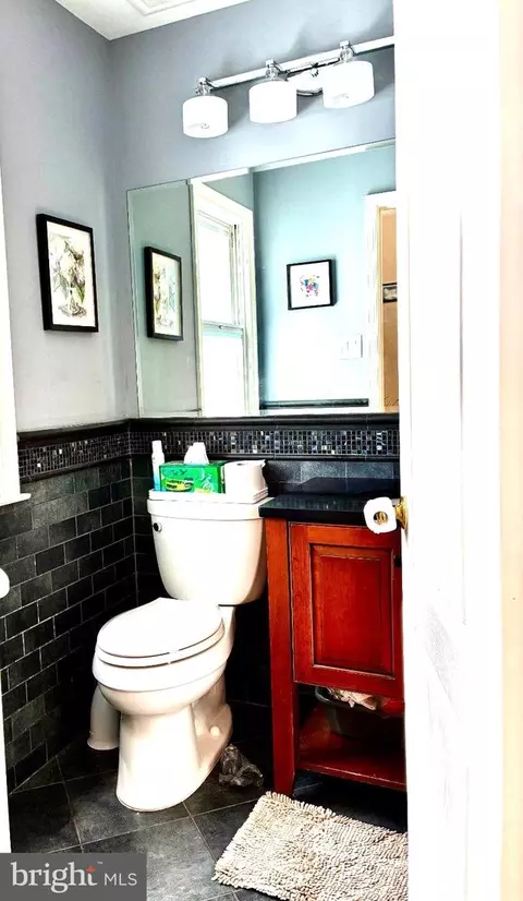 Bath - 224 Lookout Pl, Wayne, PA 19087 photo 1 of 7