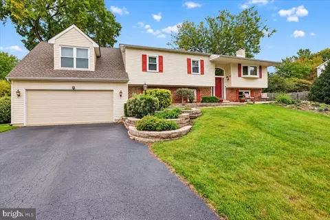 505 Faith Dr, Norristown, PA 19403