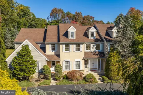 724 Meadowcreek Cir, Gwynedd, PA 19002