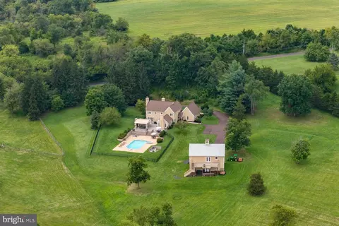 98 Cressman Rd, Telford, PA 18969