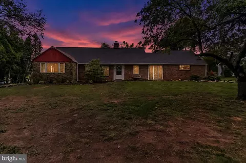 140 W 7th Ave, Trappe, PA 19426