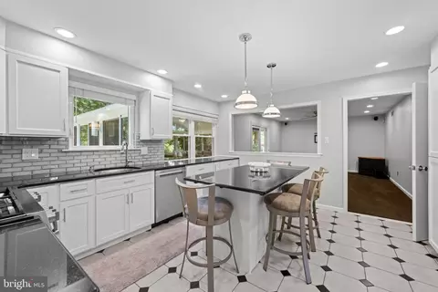 Kitchen - 801 Pardee Ln, Wyncote, PA 19095 photo 4 of 4